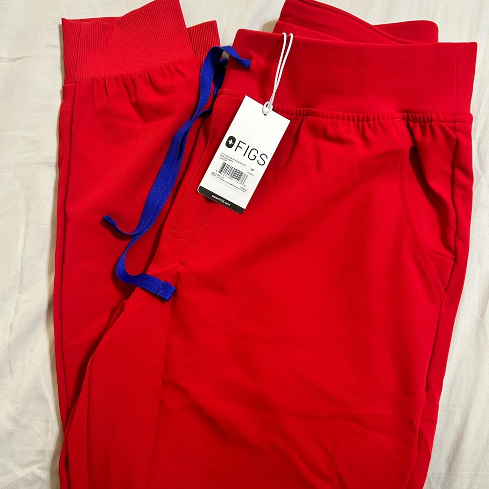 Figs Winning Red Scrub bottoms